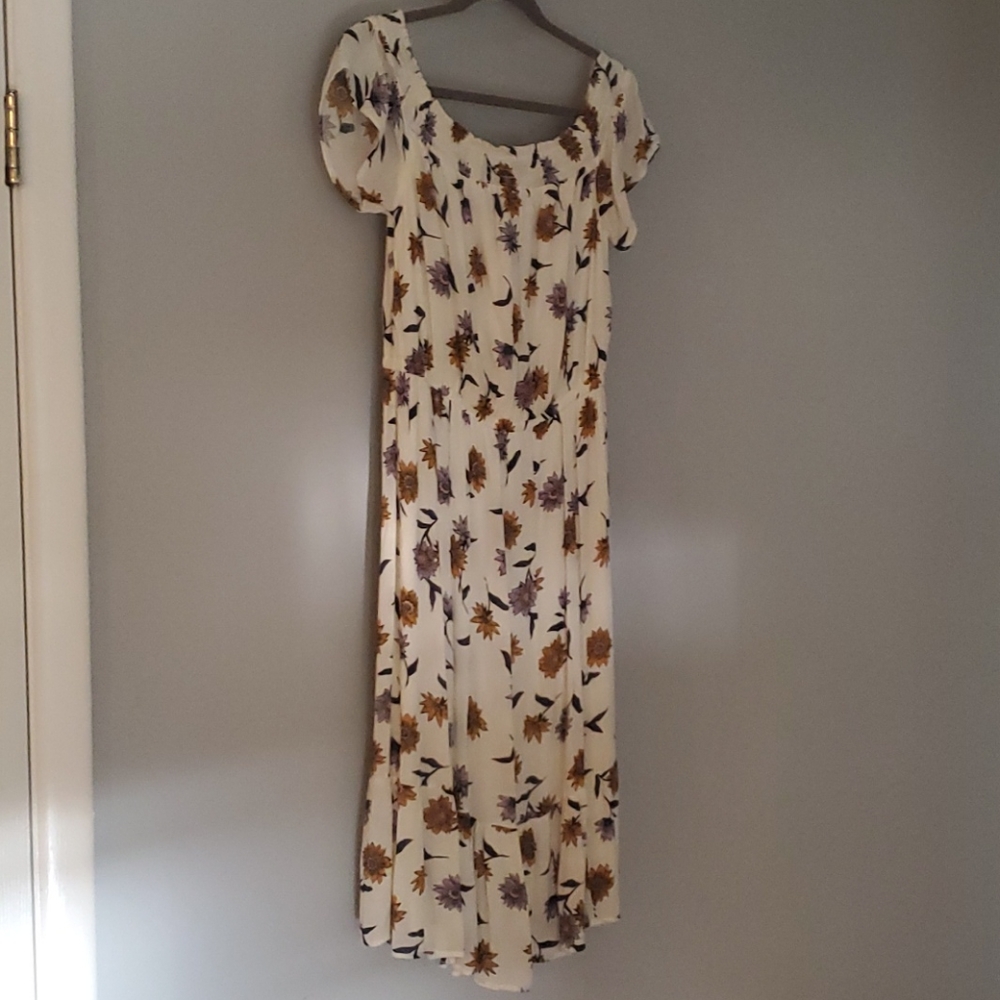 Short-sleeved brand new summer dress floral size m